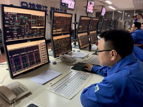 1637562882833173.jpeg 空分技術員觀察記錄運行參數變化.jpg