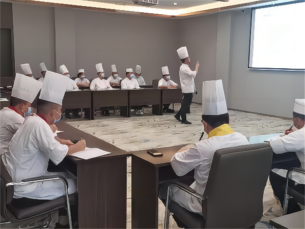 1675759688320394.png 7月 后廚培訓  開發新菜品(1).png