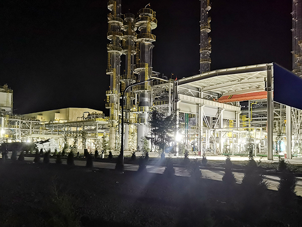 1681950306161508.jpeg 夜幕下的彬州化工3.jpg