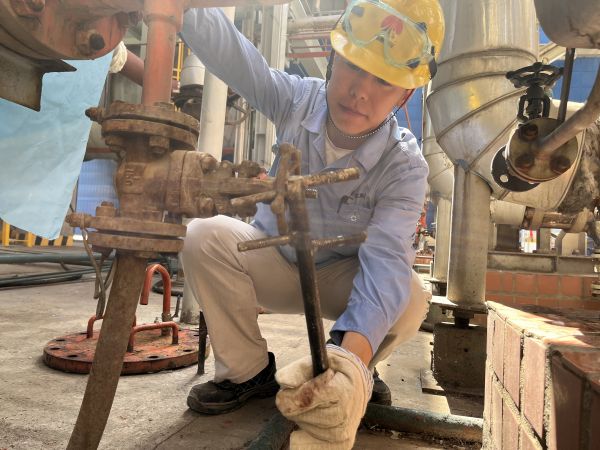 1684137348167328.jpeg 黨員突擊隊 檢修現場最可愛的人-趙冬.jpg