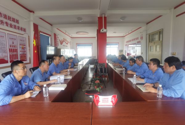 1692687157423526.jpeg 8月7日,公司職能部門對計控電儀部安全責任制等方面進行督查.jpg