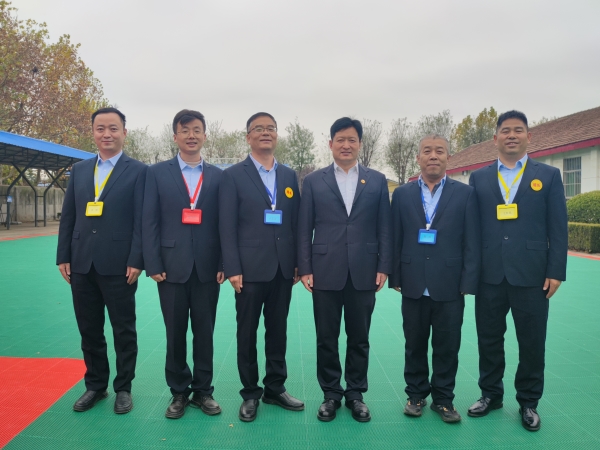 1699949491544953.jpeg 班組長綜合素質(zhì)提升培訓合影1.jpg