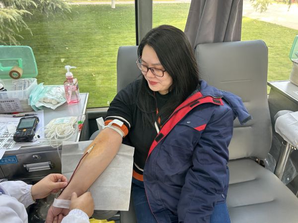 1702018697733542.jpeg 12.6員工獻血2.jpg