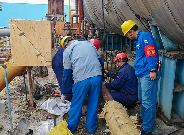 1730172924152724.jpeg 運行二班班長魏高強現場安全檢查.jpg