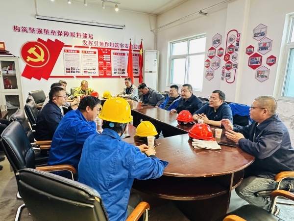 1730859095569973.jpeg 11月5日上午,驗收隊伍召開專題會議,匯總施工問題并討論竣工驗收準備工作.jpg