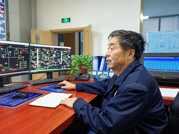 1733445624122172.jpeg 2024年11月伍思盈在彬州生產(chǎn)部從DCS畫面對外送蒸汽流量計進行統(tǒng)計.jpg