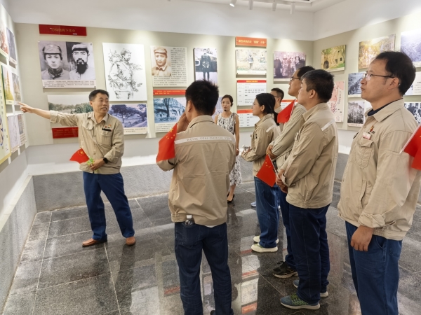 181752826342256174.jpg 7.16 聯(lián)合黨支部開(kāi)展“傳承紅色基因 踐行八項(xiàng)規(guī)定精神”主題黨日活動(dòng) 附圖3.jpg